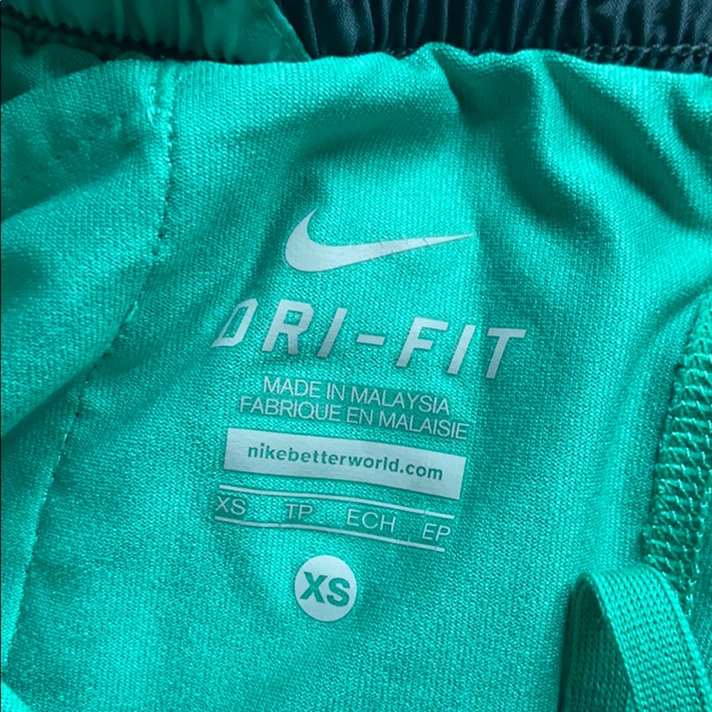 Nike athletic shorts - Picture 4 of 4